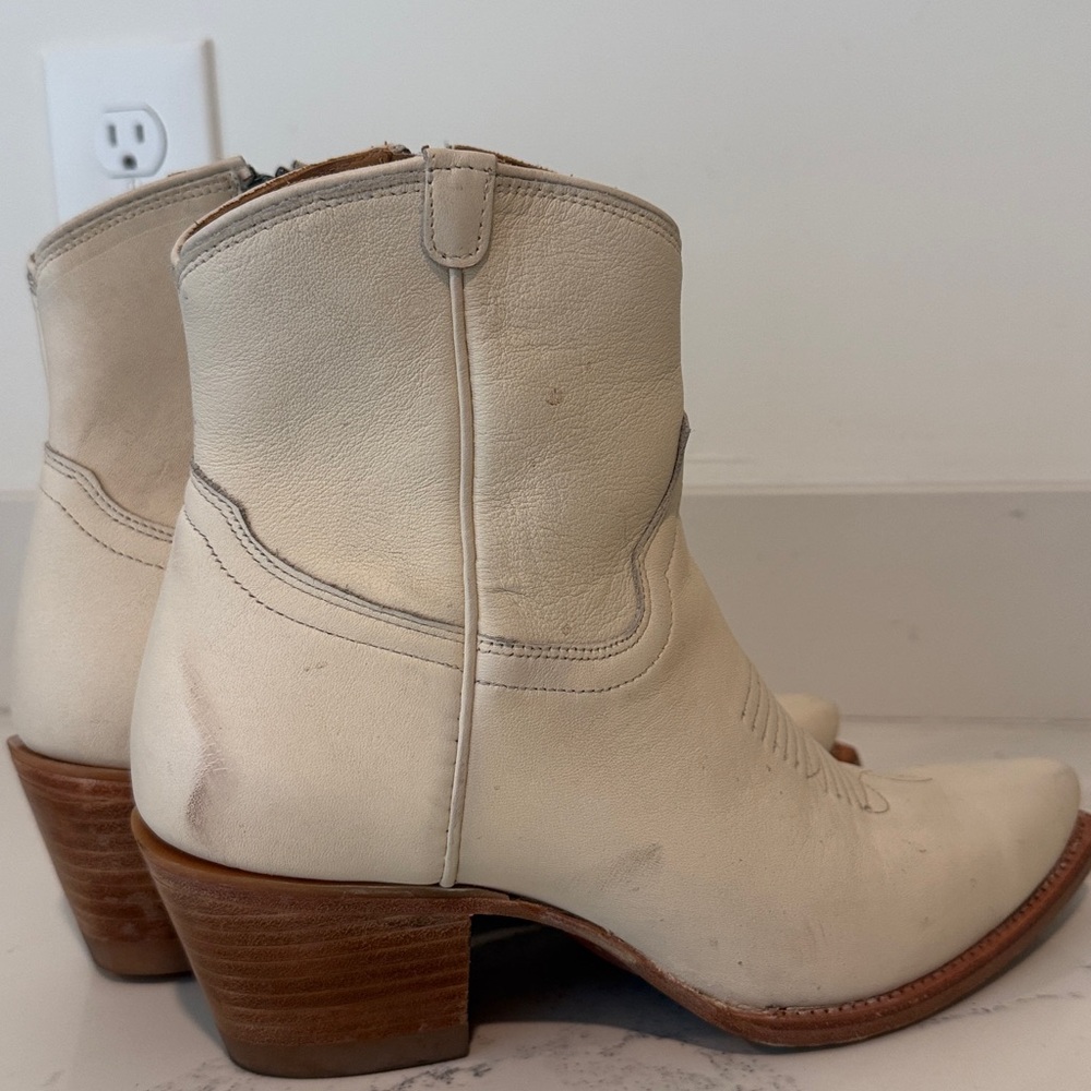 Tecovas The Daisy Cowgirl Boots in Bone Color Womens Size 7.5 - Picture 14 of 16
